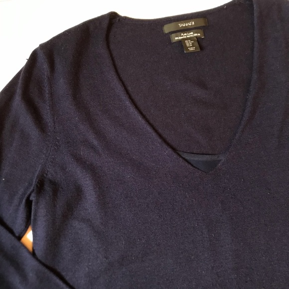 Tahari Pure Luxe Navy Blue V-Neck Sweater - Picture 4 of 7